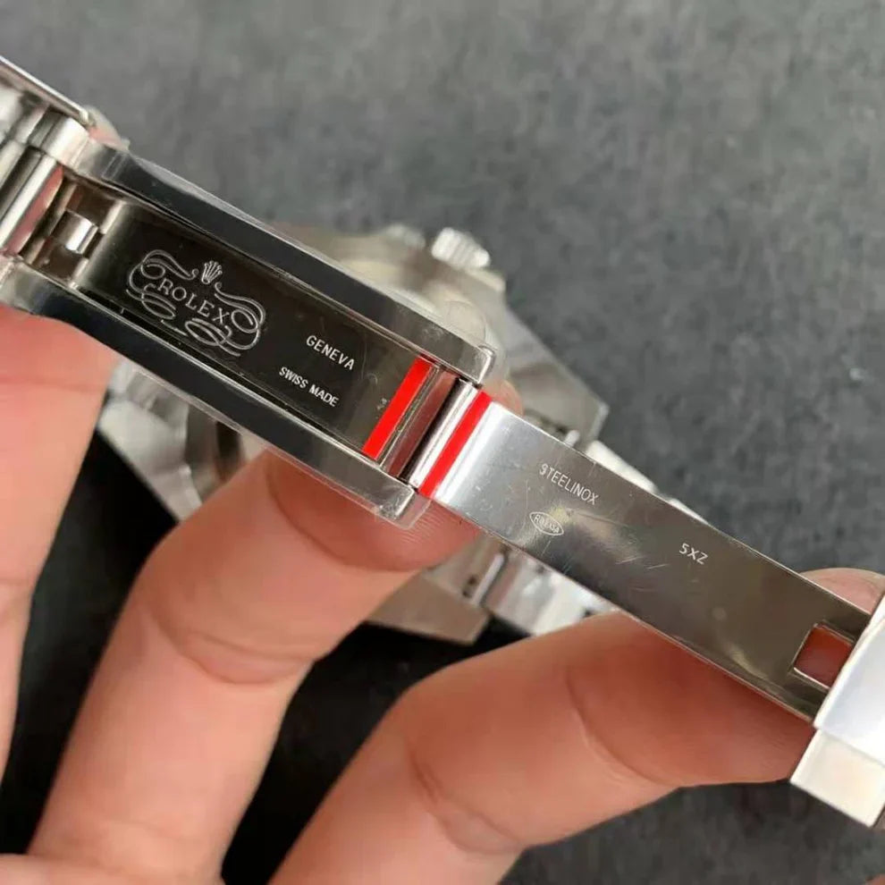 GMT Master II 126710GRN avec lunette Gris-Noir